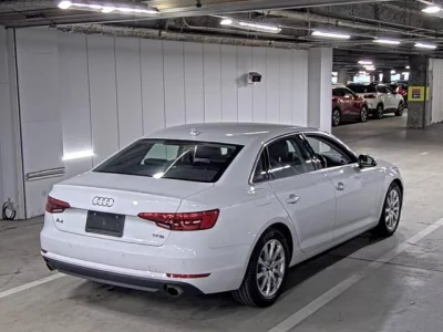 Audi A4  с аукциона в Японии