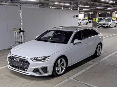 Audi A4  с аукциона в Японии