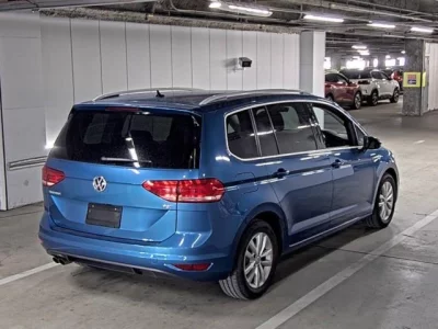 Volkswagen GOLF TOURAN