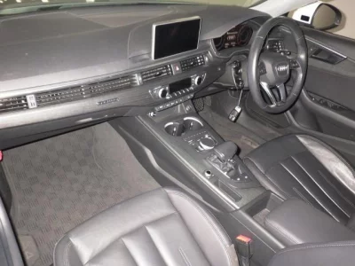 Audi A4  с аукциона в Японии