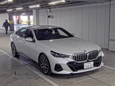 BMW 5-Series  с аукциона в Японии