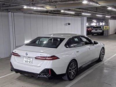 BMW 5-Series  с аукциона в Японии