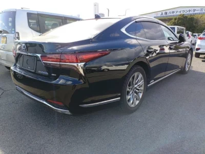 Lexus LS
