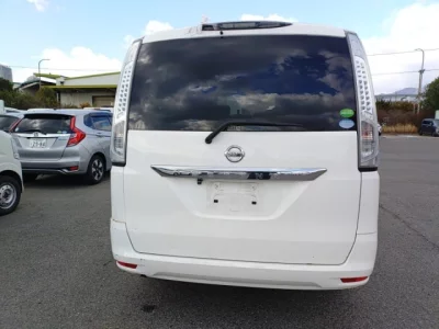 Nissan SERENA  с аукциона в Японии