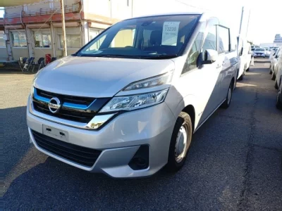 Nissan SERENA  с аукциона в Японии