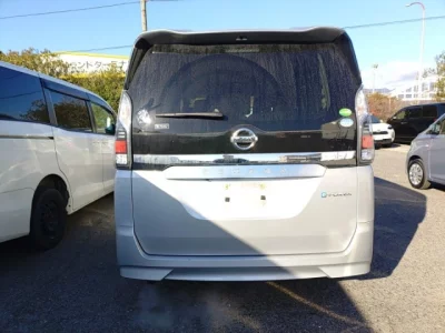 Nissan SERENA  с аукциона в Японии