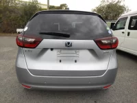 Honda FIT лот № 13338 оценка 3.5  с аукциона в Японии 3
