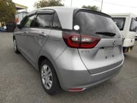 Honda FIT лот № 13338 оценка 3.5  с аукциона в Японии 4