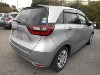 Honda FIT лот № 13338 оценка 3.5  с аукциона в Японии 2