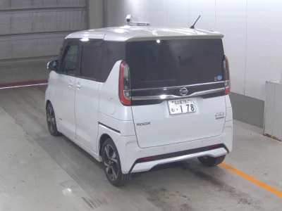 Nissan ROOX  с аукциона в Японии