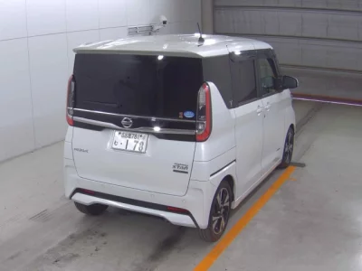 Nissan ROOX  с аукциона в Японии