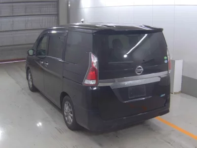 Nissan SERENA  с аукциона в Японии