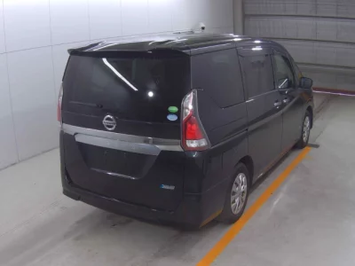 Nissan SERENA  с аукциона в Японии