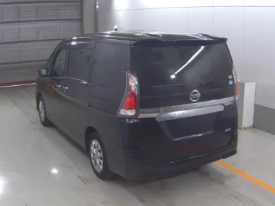 Nissan SERENA  с аукциона в Японии