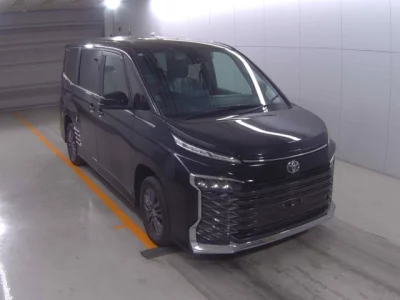 Toyota VOXY  с аукциона в Японии