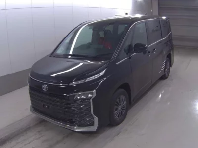 Toyota VOXY  с аукциона в Японии
