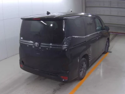 Toyota VOXY  с аукциона в Японии