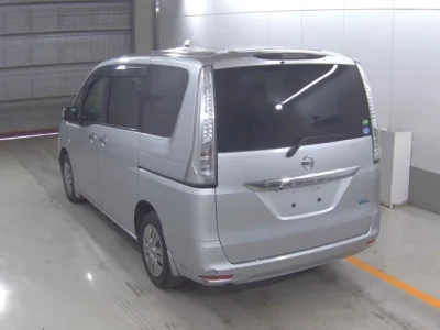 Nissan SERENA  с аукциона в Японии