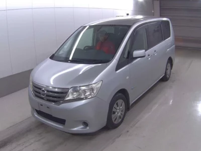 Nissan SERENA  с аукциона в Японии