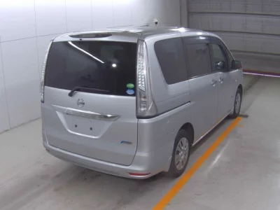 Nissan SERENA  с аукциона в Японии