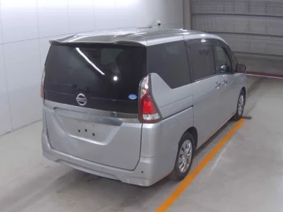 Nissan SERENA  с аукциона в Японии