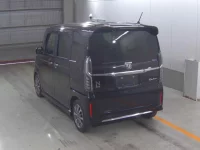 Honda N BOX лот № 3004 оценка 5  с аукциона в Японии 1