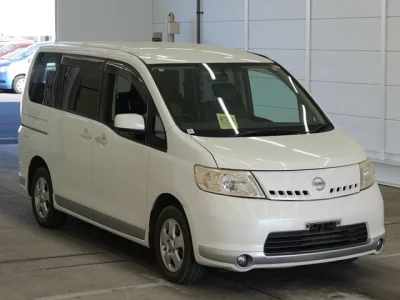 Nissan SERENA  с аукциона в Японии