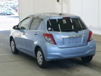 Toyota VITZ лот № 2204 оценка 3.5  с аукциона в Японии 1