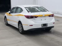 Mazda AXELA лот № 2035 оценка 4  с аукциона в Японии 1