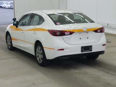Mazda AXELA  с аукциона в Японии