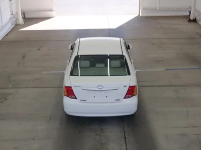 Toyota COROLLA AXIO  с аукциона в Японии