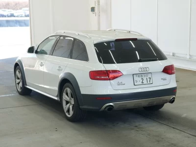 Audi A4  с аукциона в Японии
