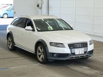 Audi A4  с аукциона в Японии