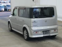 Nissan CUBECUBIC лот № 2572 оценка 3  с аукциона в Японии 1
