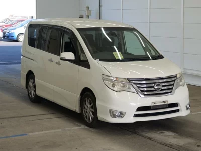 Nissan SERENA  с аукциона в Японии