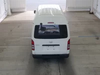 Toyota HIACE VAN лот № 5596 оценка RA  с аукциона в Японии 2