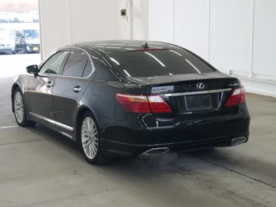 Lexus LS