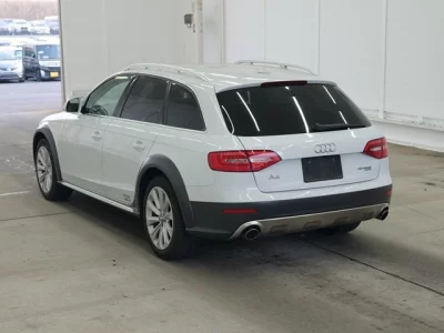 Audi A4  с аукциона в Японии