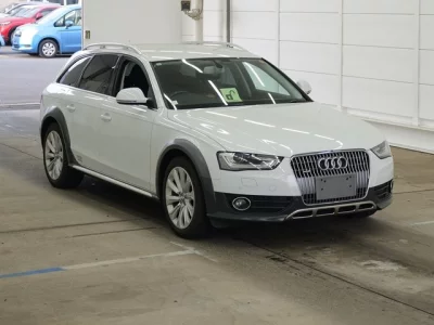 Audi A4  с аукциона в Японии