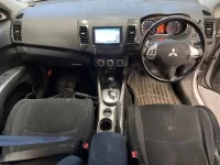 Mitsubishi OUTLANDER лот № 2924 оценка RA  с аукциона в Японии 4