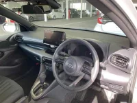 Toyota YARIS лот № 25034 оценка R  с аукциона в Японии 2