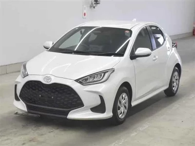 Toyota YARIS  с аукциона в Японии