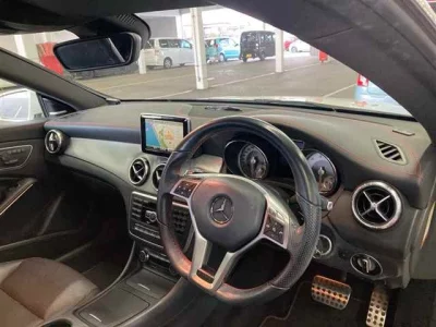Mercedes-Benz CLA CLASS