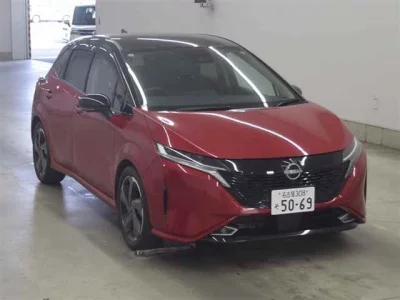 Nissan AURA