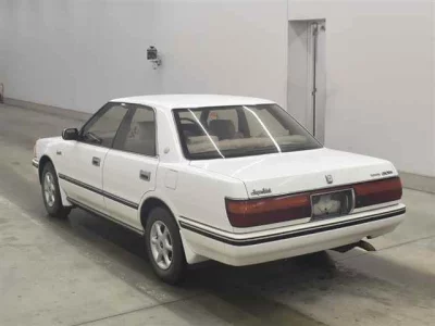 Toyota CROWN  с аукциона в Японии