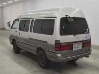 Toyota HIACE VAN лот № 70248 оценка R  с аукциона в Японии 1