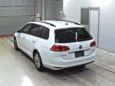 Volkswagen GOLF VARIANT