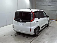Toyota SIENTA лот № 3001 оценка 4.5  с аукциона в Японии 4