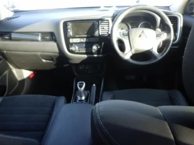 Mitsubishi OUTLANDER PHEV