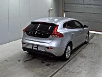 Volvo V40 лот № 2117 оценка 4  с аукциона в Японии 4